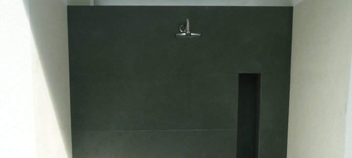 dusche_steinwand